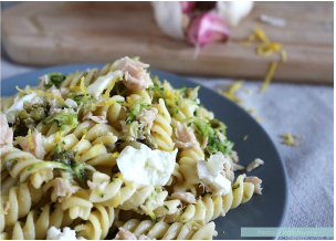 Lemon & Herb Farfalle with Courgette, Tuna and Mozzarella | Pasta & Patchwork